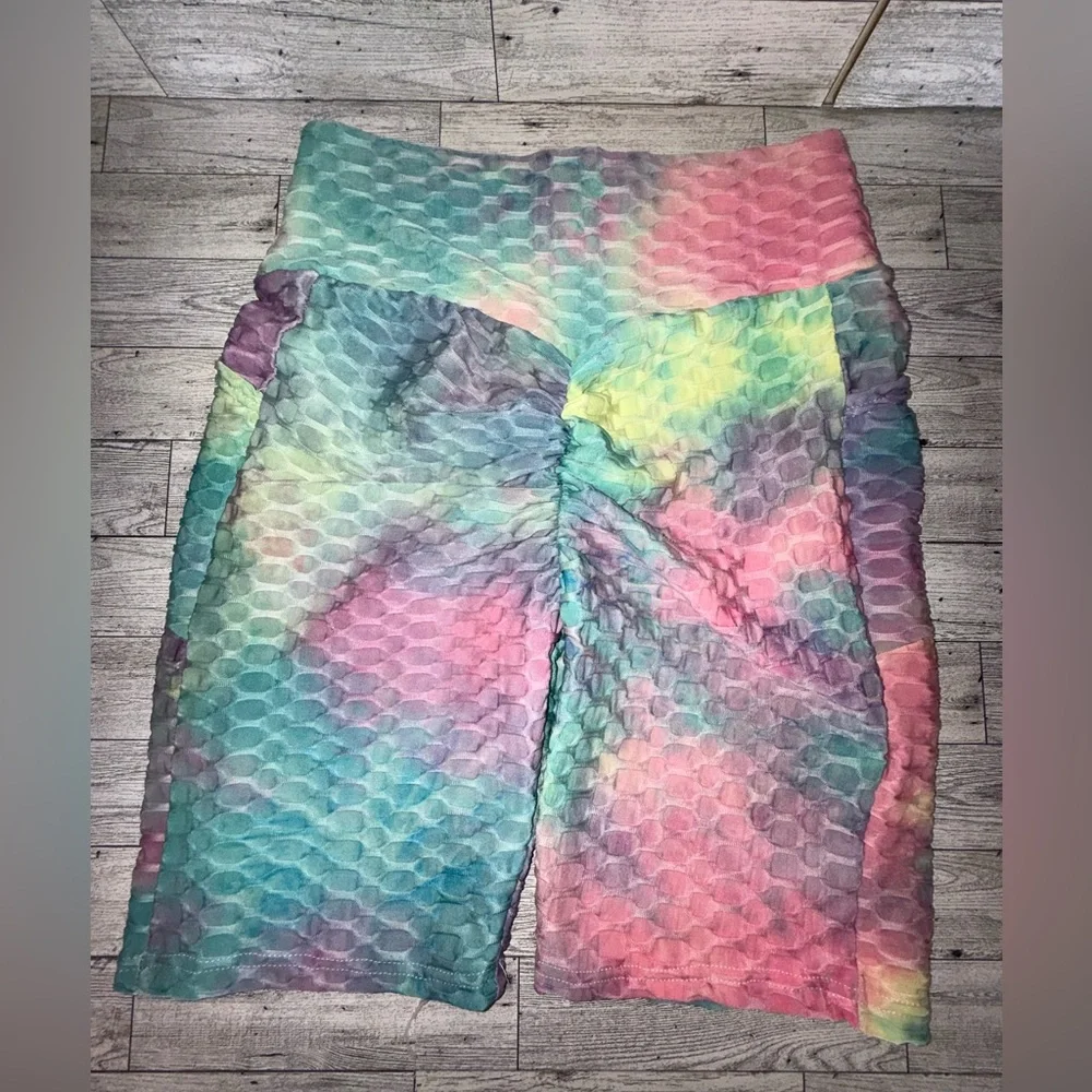 Tie Dye Yoga Set (2 piece top and bottom) activewear set - Picture 6 of 9